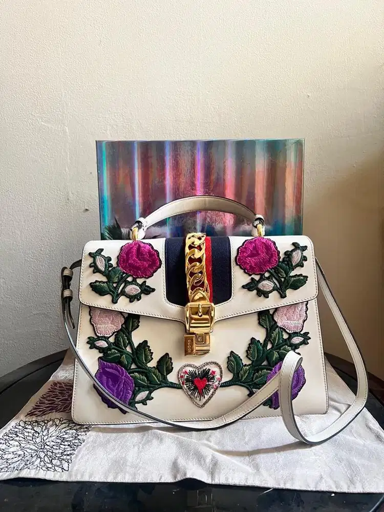 Gucci Embroidered Floral Sylvie Top Handle Bag