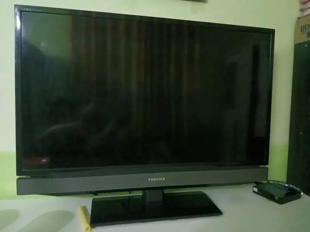 TV  TOSHIBA 28 INCH