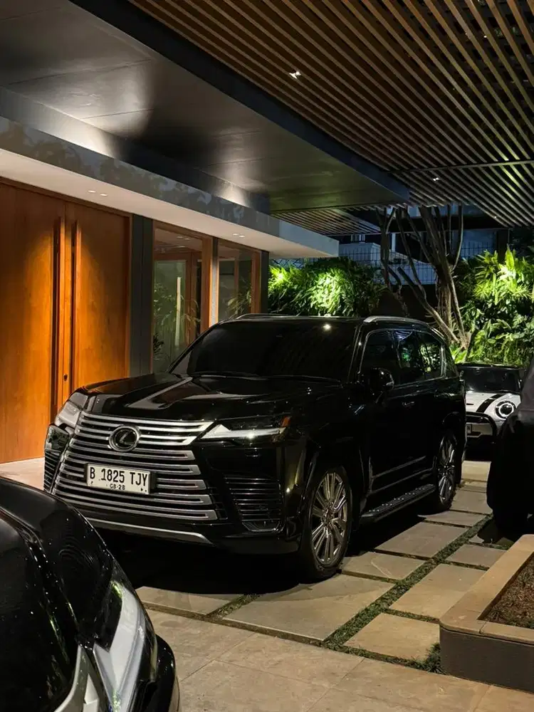 Lexus LX600 Vip Seat Interior Orange