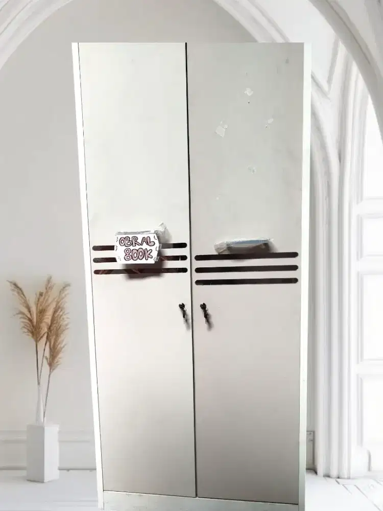 OBRAL! Lemari pakaian 2 pintu minimalis cuma 800k!