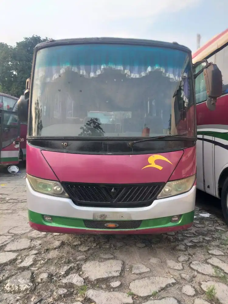 Dijual cepat bus medium ISUZU NKR71 tahun 2006
