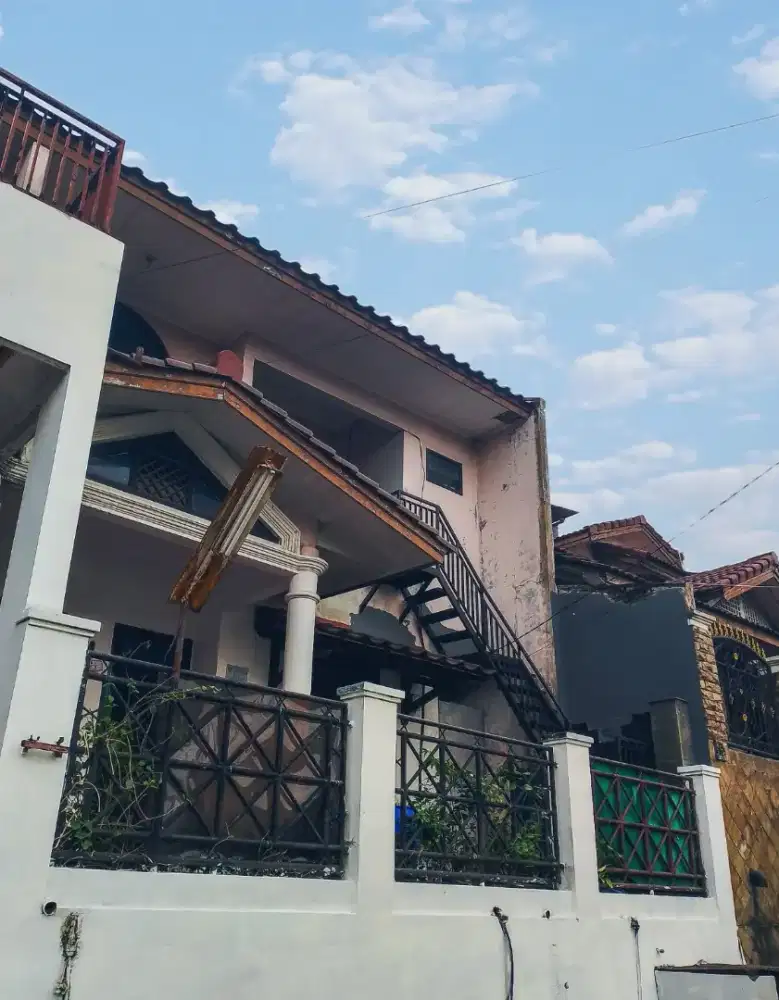 BISA KPR! Rumah Strategis lt.2 Cibinong (Free Renov Setelah Akad)