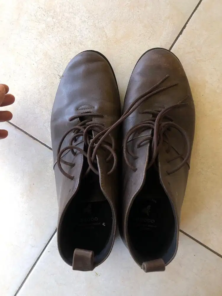Sepatu Brodo kulit