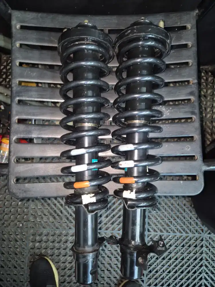 ShockBreaker Depan NOS Honda Civic Estilo