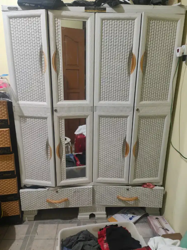 Lemari pakaian / baju plastik jumbo + cermin merk napoly