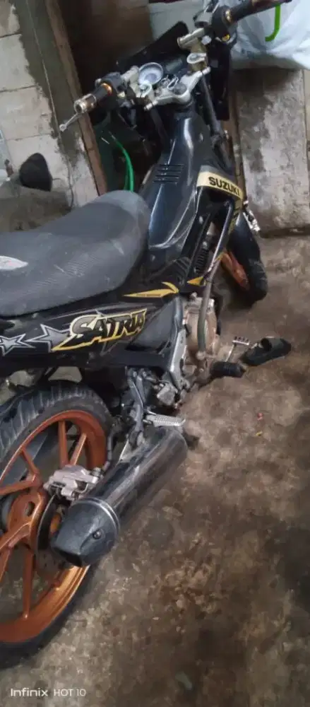 Suzuki Satria Fu 150 velg gold