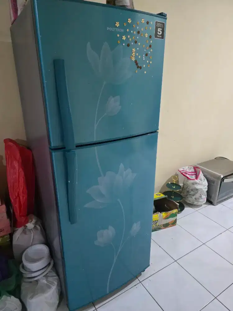 DIJUAL KULKAS POLYTRON 2 PINTU (1,4 Jt Nego)