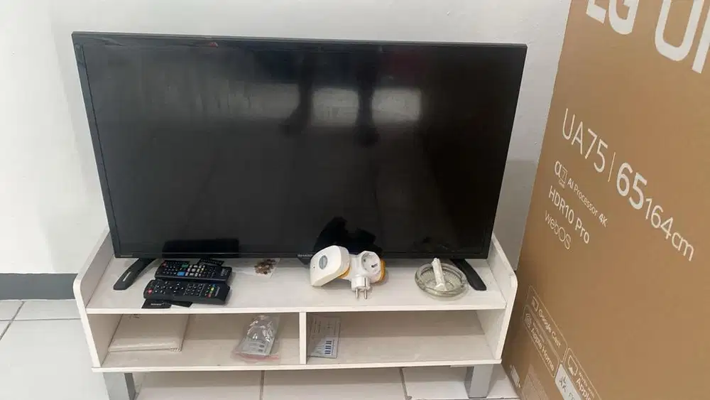 Tv sharp 32 inch dan meja