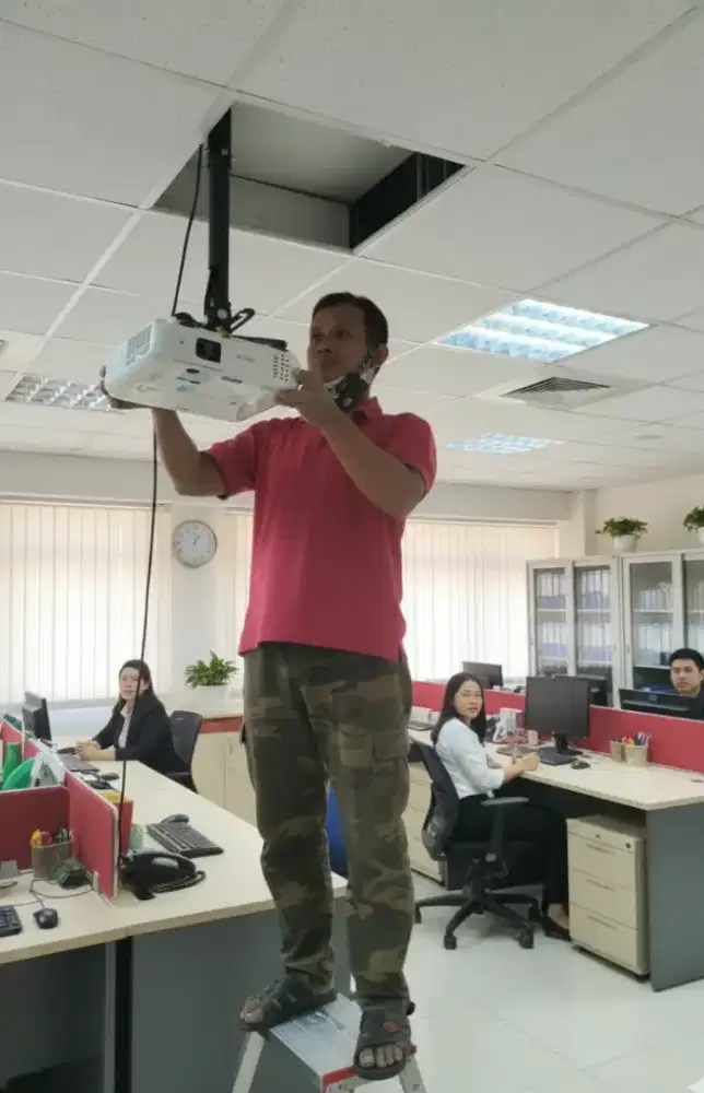 pasang & jual bracket buat gantungan proyektor infocus di plafon beton