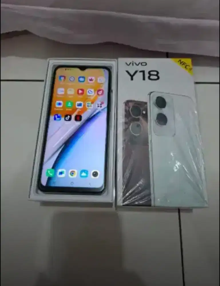 vivo y18 ram 6+6 / 128