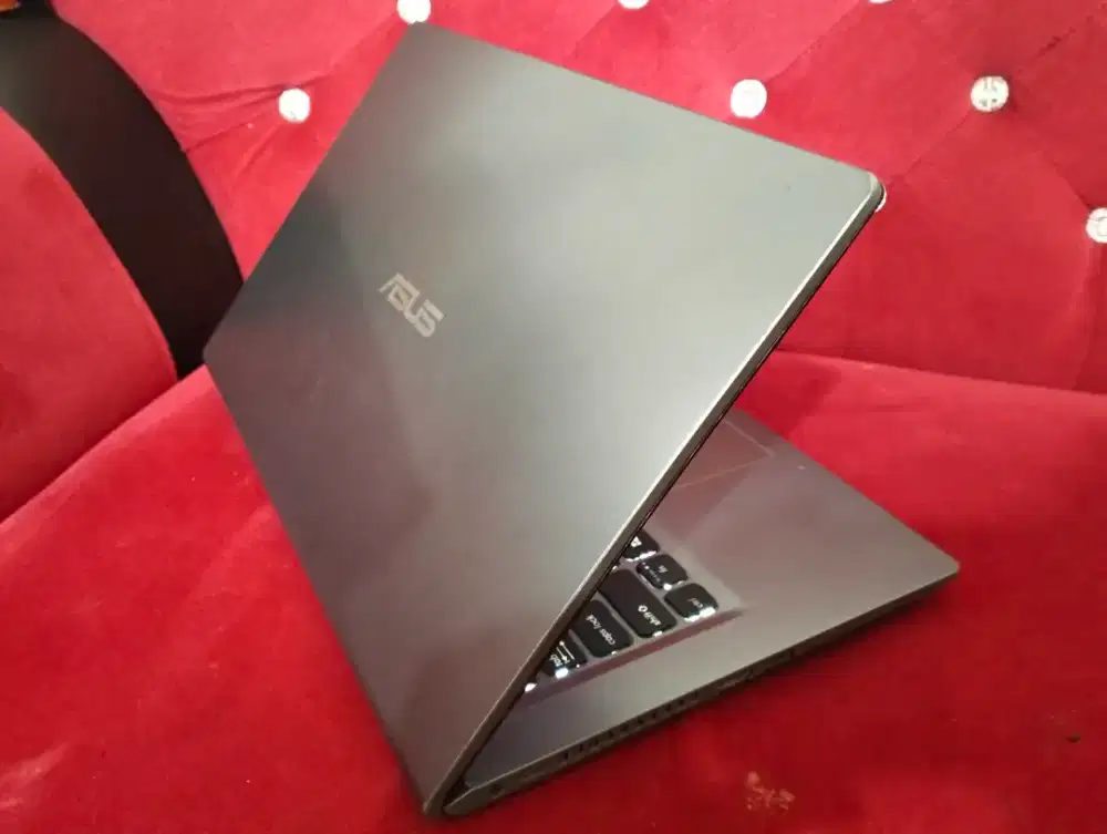 Asus x416ma elegan KEYB BACKLIT nyala SSD 256/siap kerja kuliah