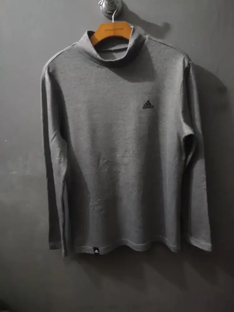 Kaos turtleneck Adidas original size M unisex  preloved