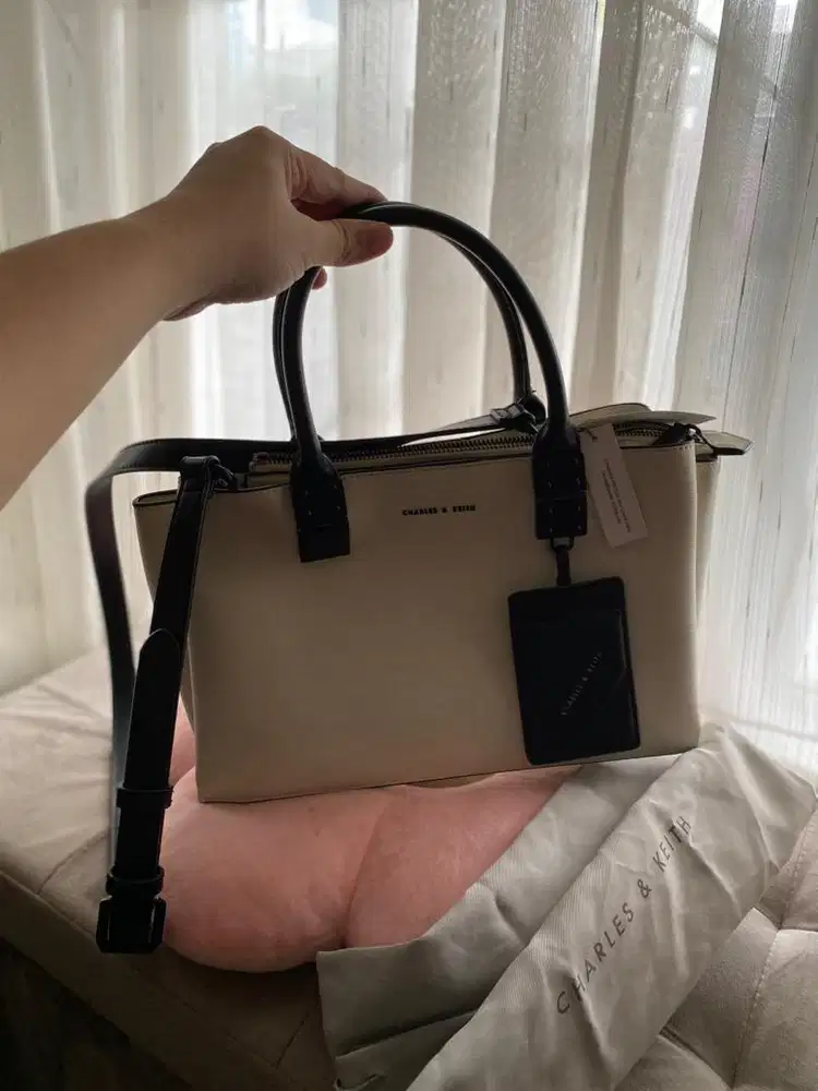 Tas charles n keith original