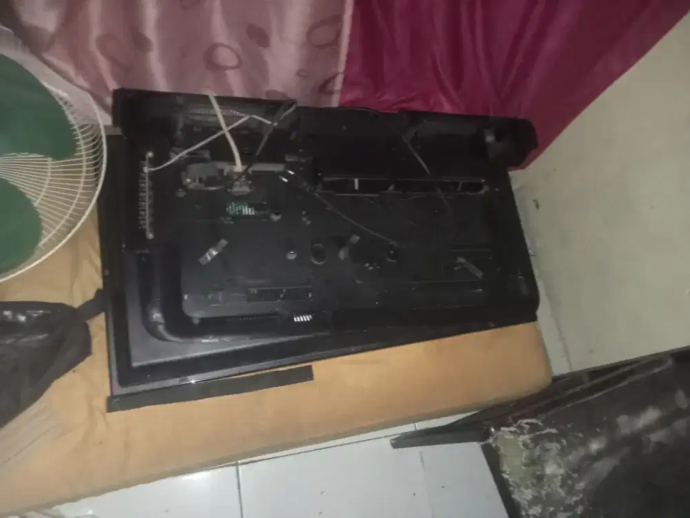 Android LED Aqua 42inch.dan Polytron 32inch.