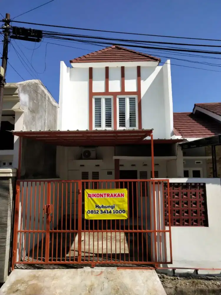 Disewakan rumah 2 lantai buat rumah tinggal /kantor lokasi pusat kota