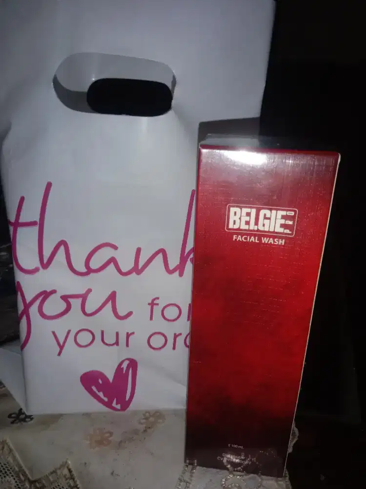 Facial Wash pria dan wanita