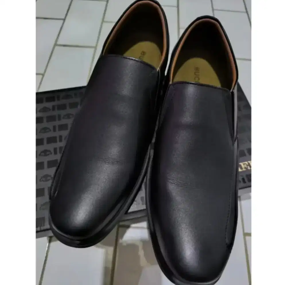 Sepatu Buccheri ori slip on kulit asli seken baru sebulan beli