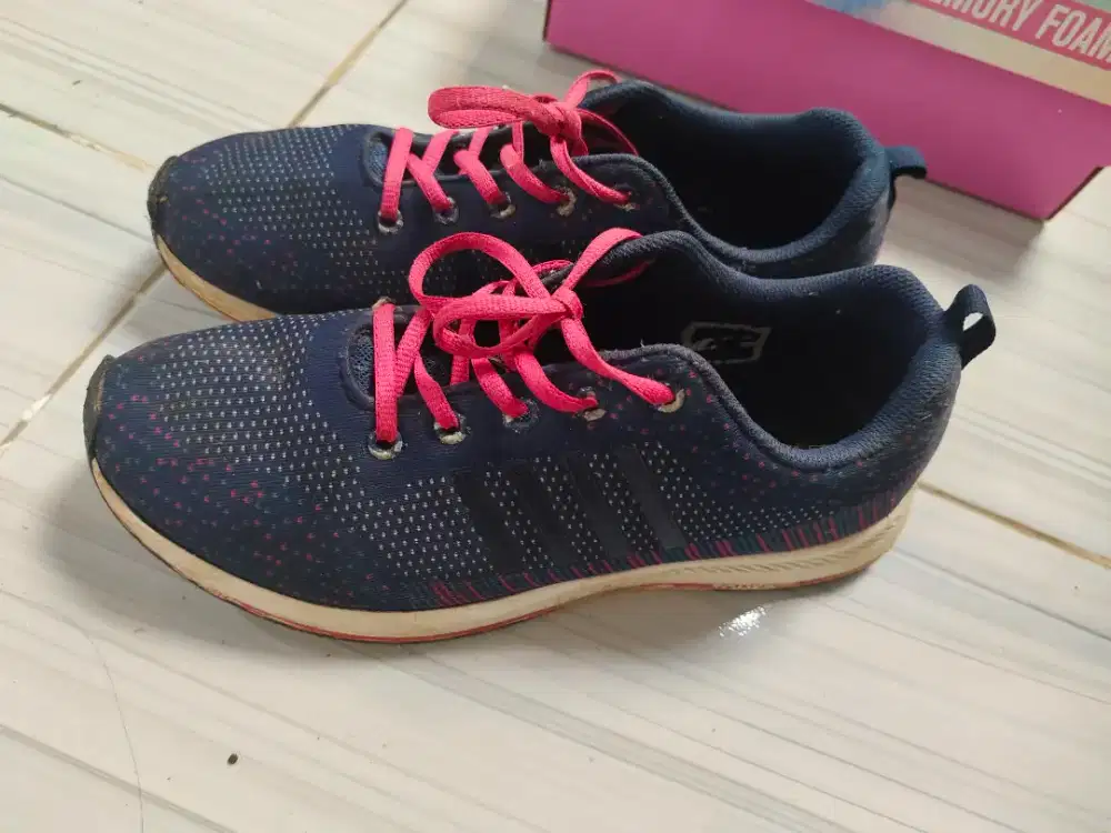 Sepatu wanita Tomkins  Navy pink