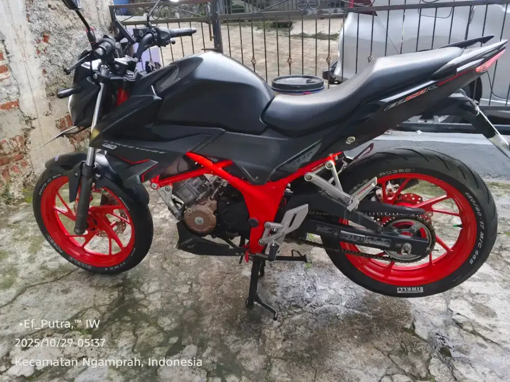 Bu cb 150r  StreetFire