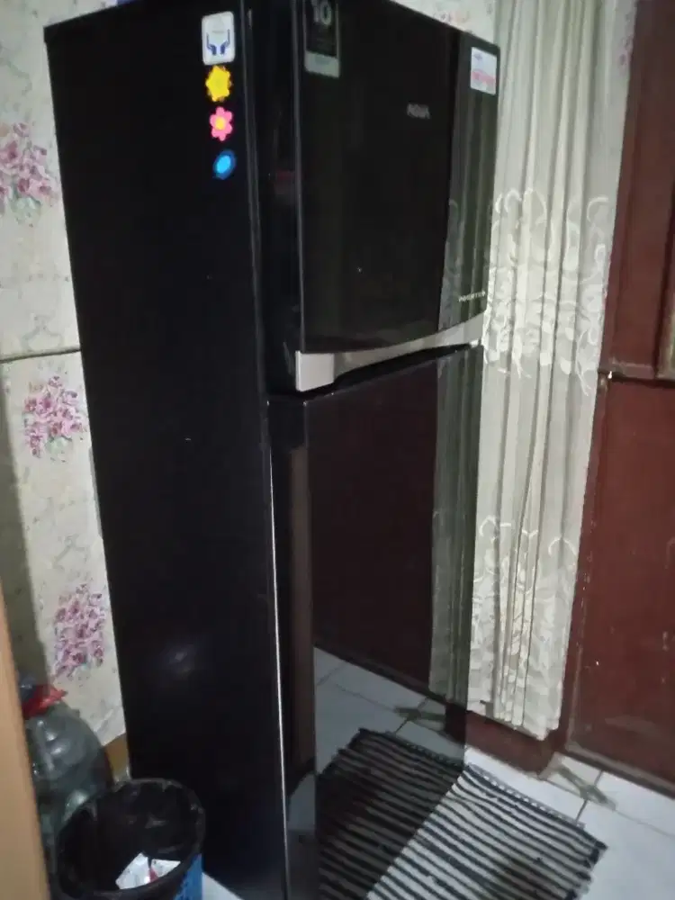 kulkas aqua inverter mulus dan bersih
