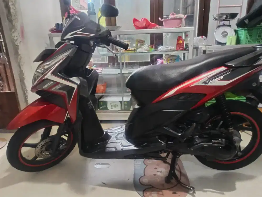 Dijual honda vario 110 tahun 2011 B DKI jakarta selatan pajak idup
