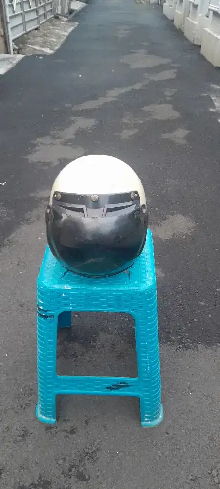 Jual helm sepeda motor gak bisa jauh-jauh