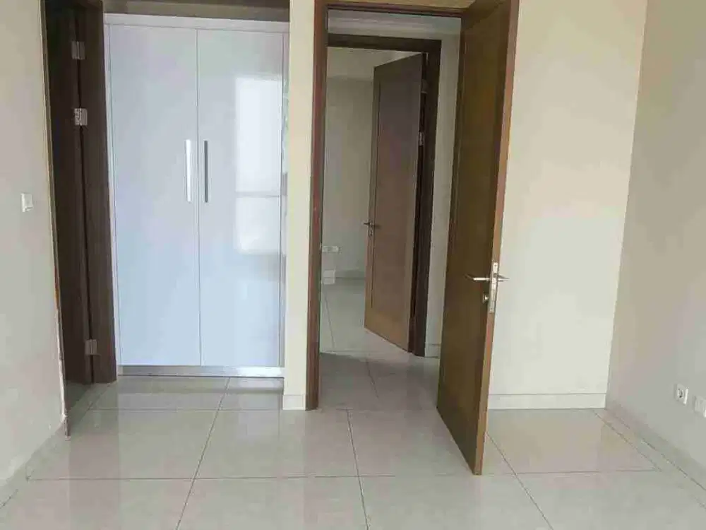 Disewakan Taman Anggrek Residences Condo 3 Bedroom Semi Furnish