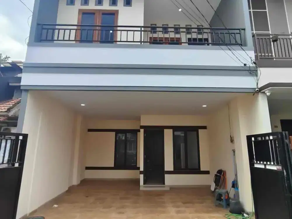 RUMAH SIAP HUNI BANGUNAN RAPIH FUL RENOVASI  CLUSTER CATALINA GADING SERPONG