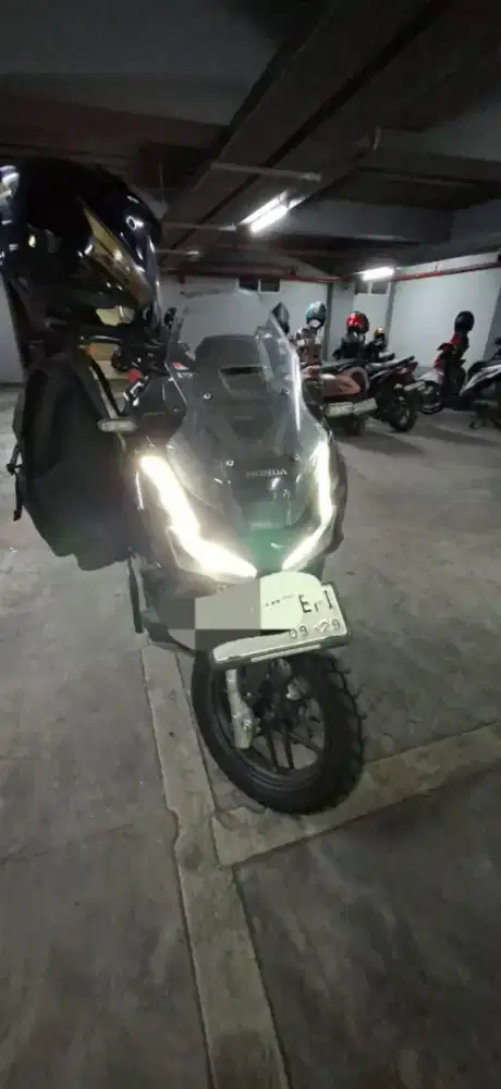 Honda ADV 160 CBS hitam mulus original Low KM