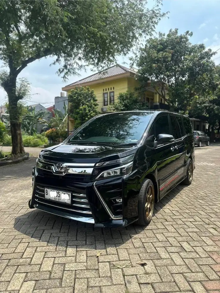 Toyota Voxy 2017 Low KM