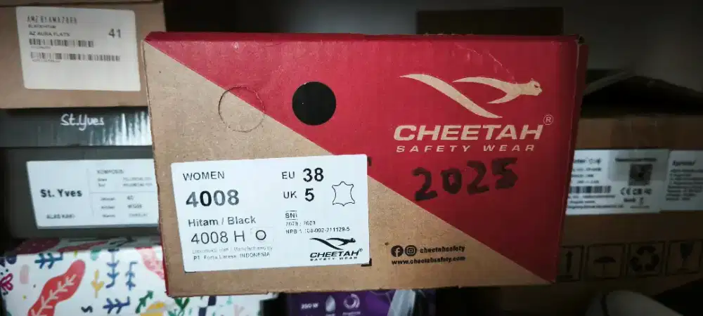 Sepatu safety cheetah women