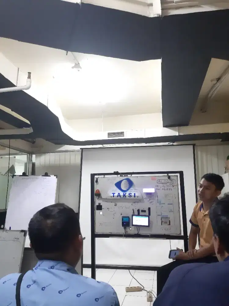 Driver Bluebird Pool Mampang