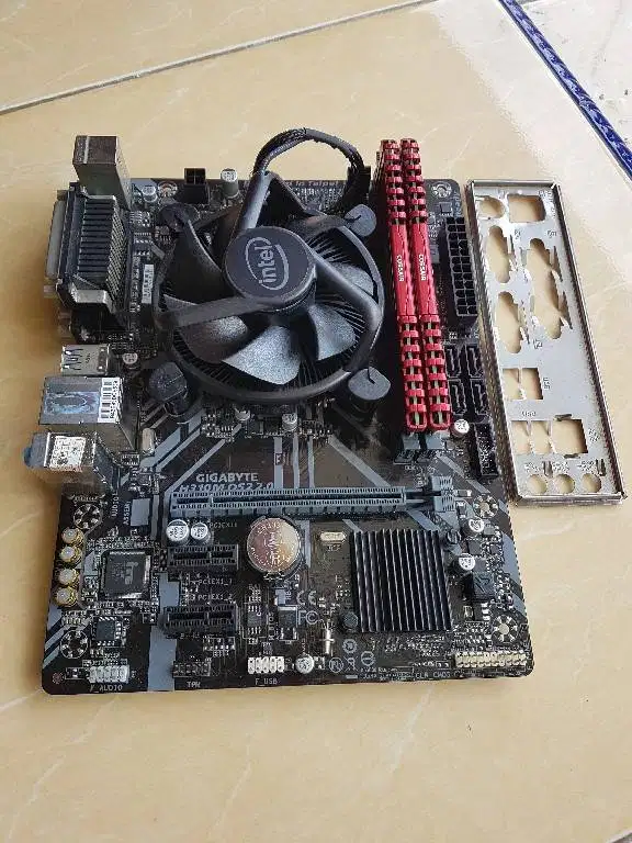 Sepaket Core i3 9100 | Gigabyte H310M-DS2 2.0 | Ram 8GB DDR4