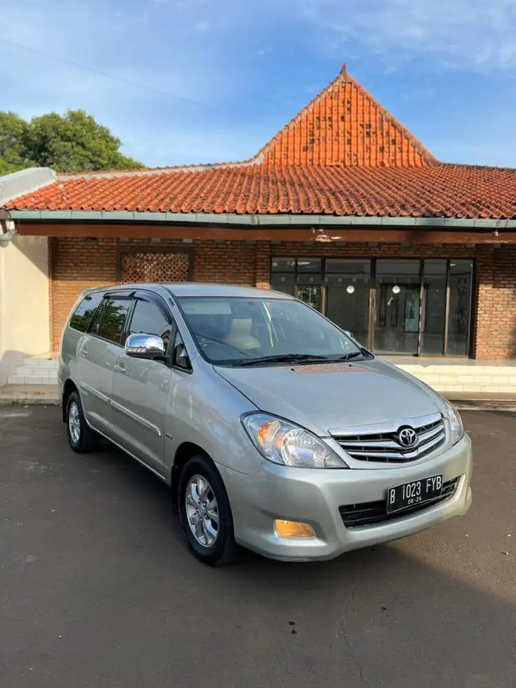 [CASH] 2010 Toyota Kijang Innova Bensin Automatic