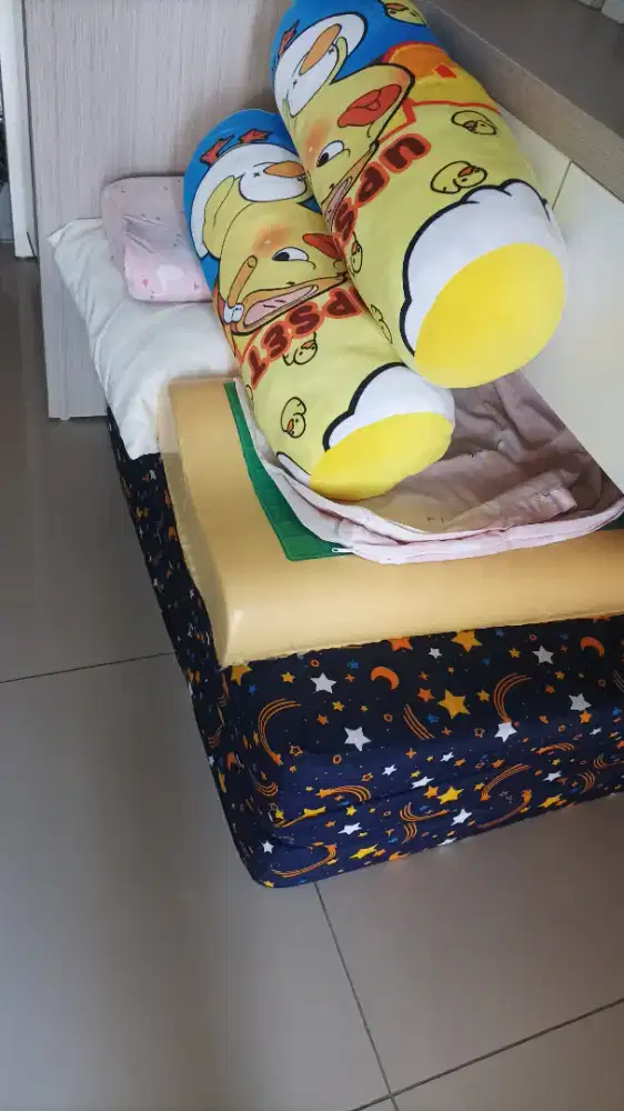Kasur lipat, bantal, guling sofa