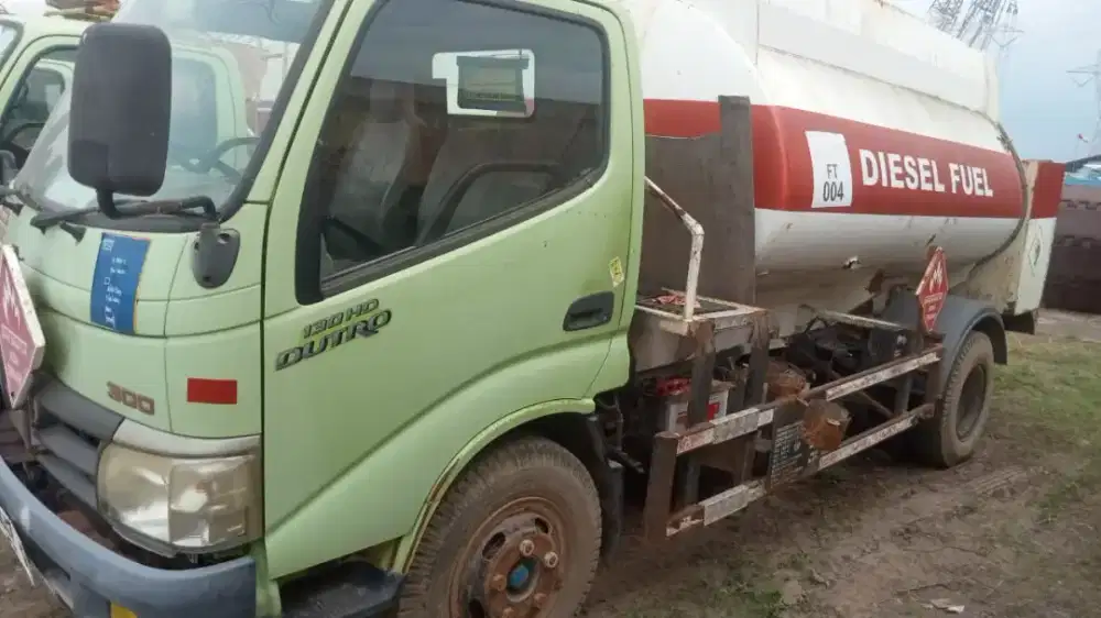 Hino dutro 130 hd tangki bbm tahun 2018 original
