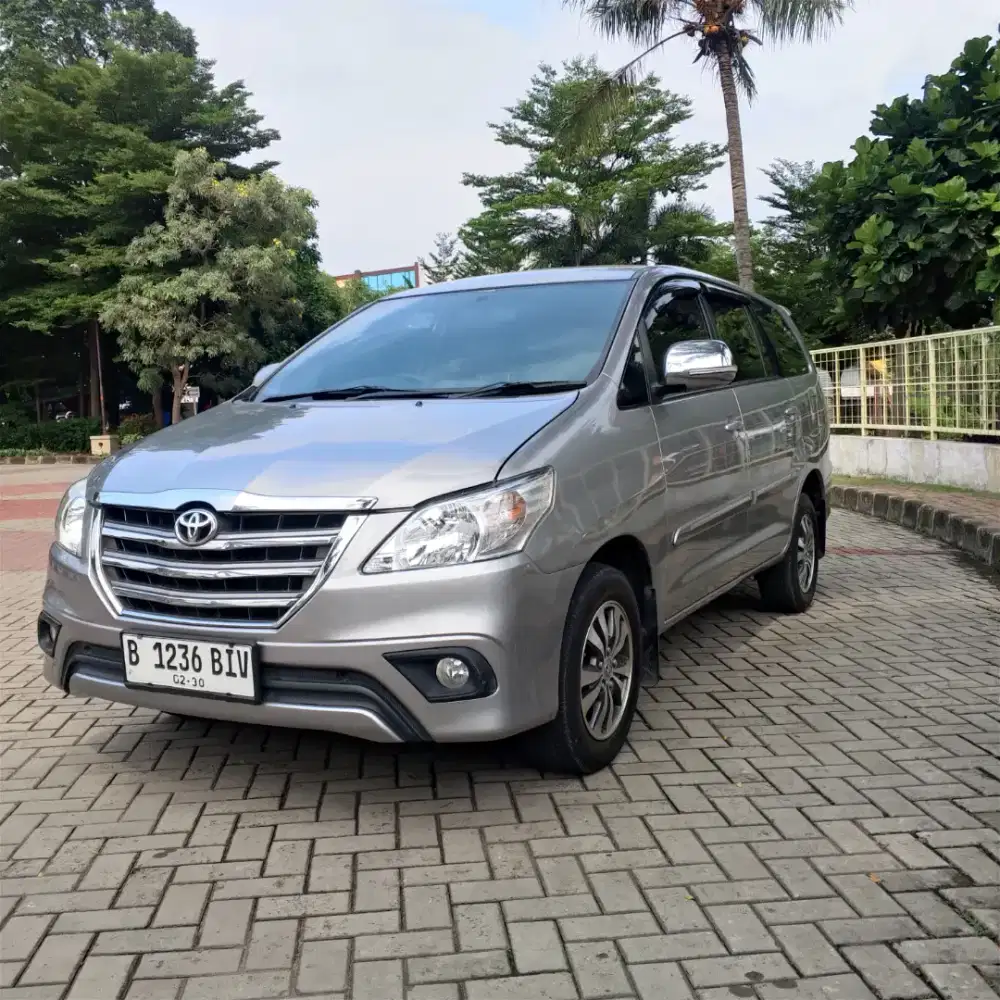 Kijang Innova km low 60rb 2015 g at bensin