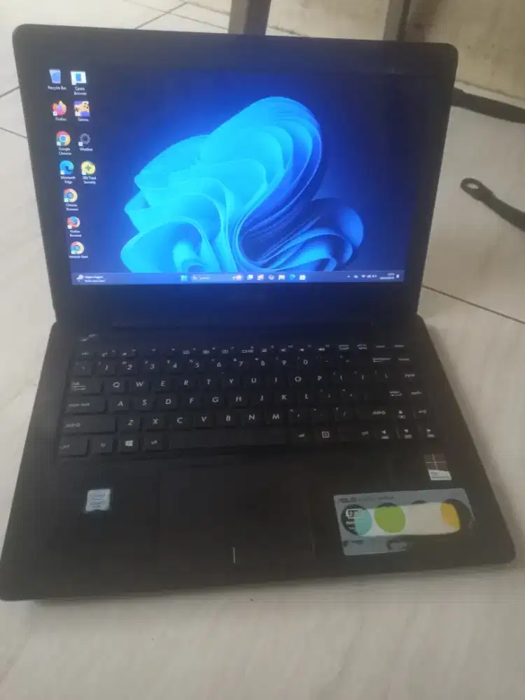 Asus i5 -7200U gen7 ram 8gb/500gb vga Nvidia minus speaker