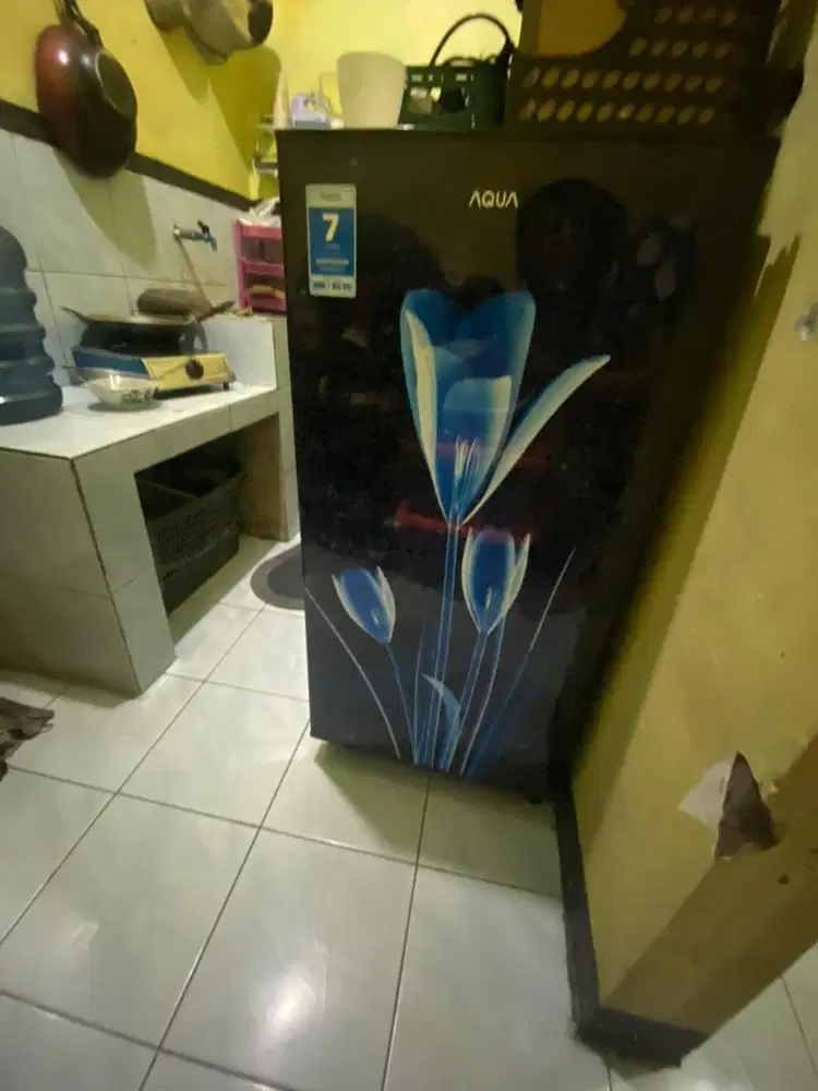KULKAS BEKAS MERK AQUA