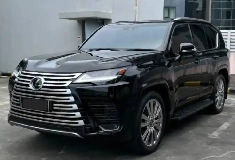 Lexus LX600 VIP 4 Seat 2022 Highest Type Garansi ATPM Resmi Km 22 rb