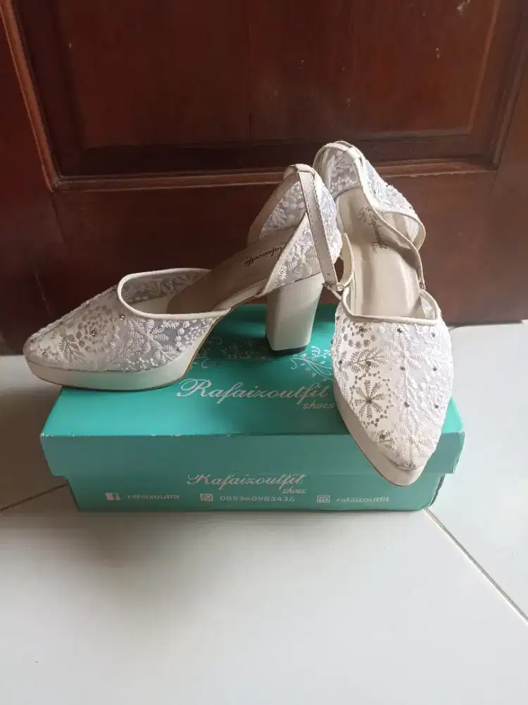 Sepatu wanita cantik