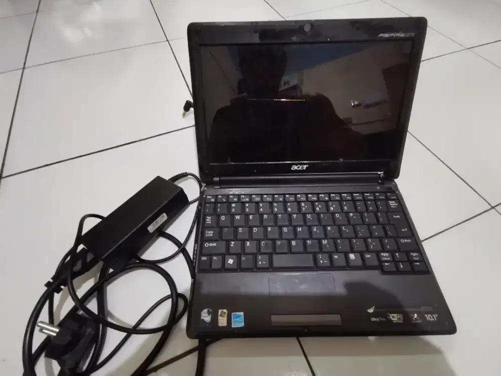 Netbook Acer Aspire one rusak LCD