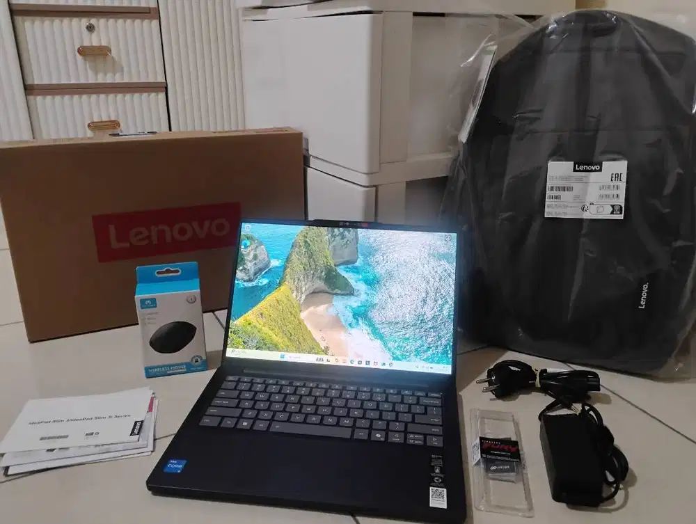 Lenovo IdeaPad Slim 3 14IRH10