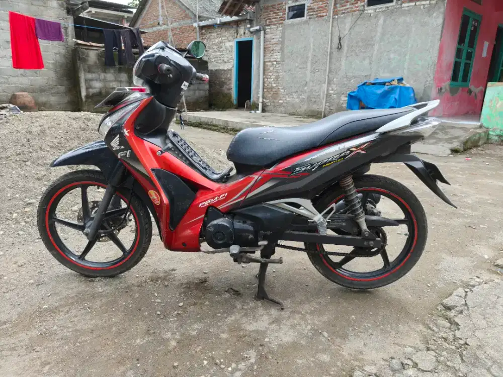 Supra helm in injeksi THN 2012 plat AB Bantul