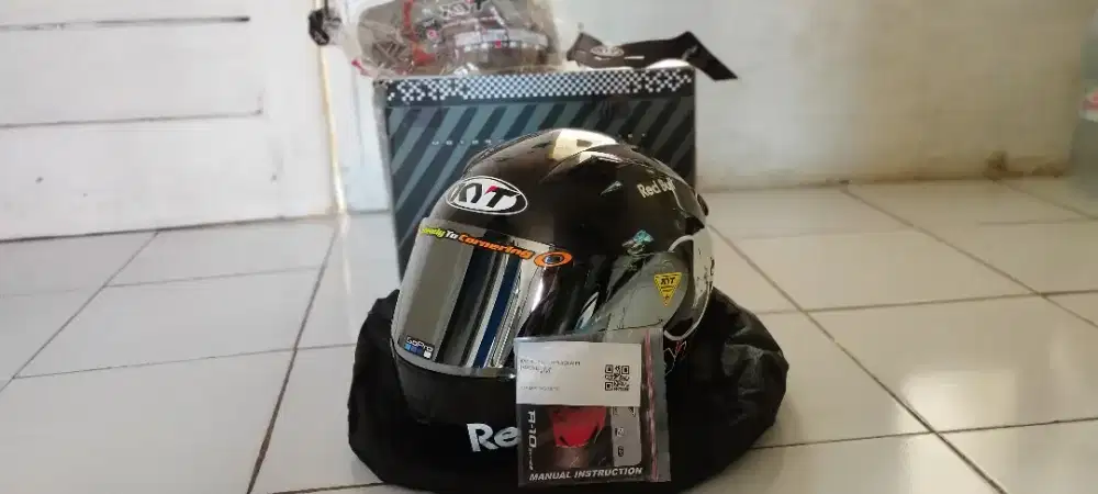 KYT R-10 Redbull Hitam Glossy