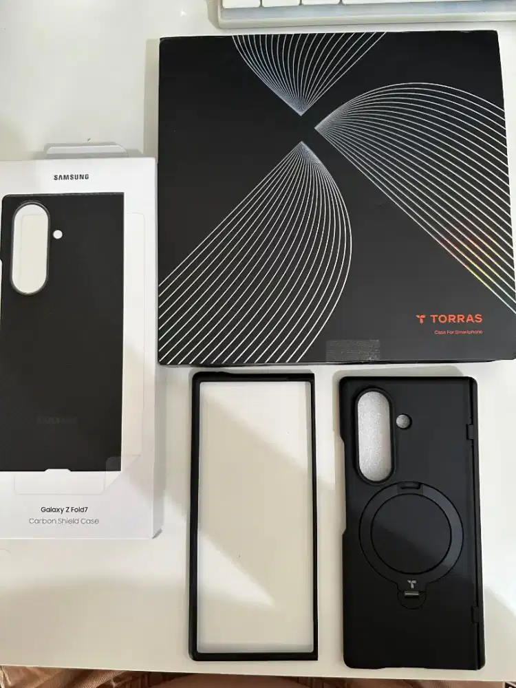 Samsung Z Fold 7 Case Torras QPro Magnetic 360 Free Carbon Case