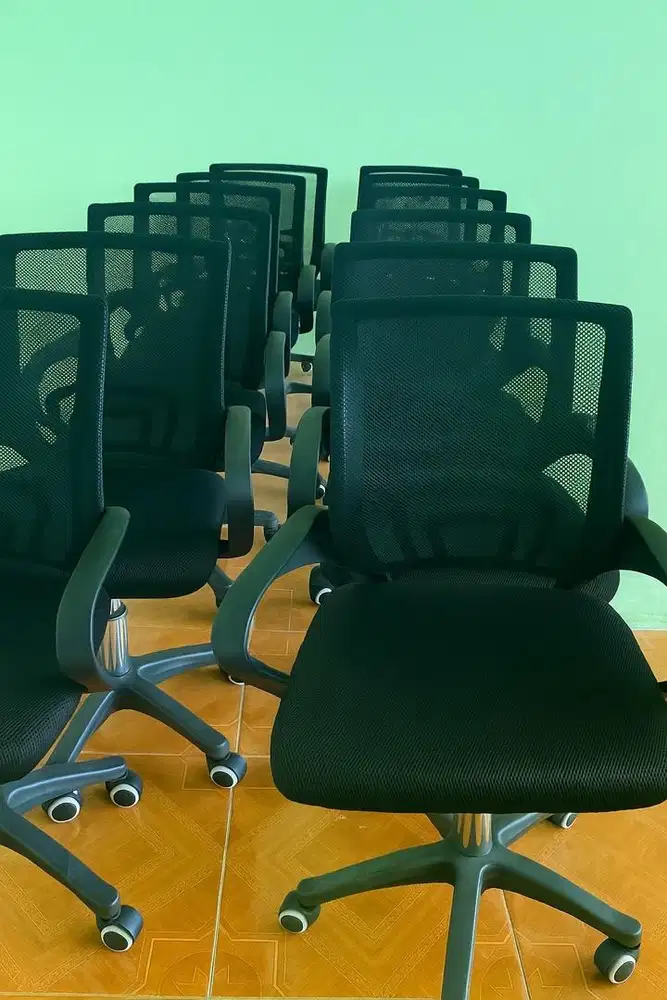 Kursi kantor jenis putar