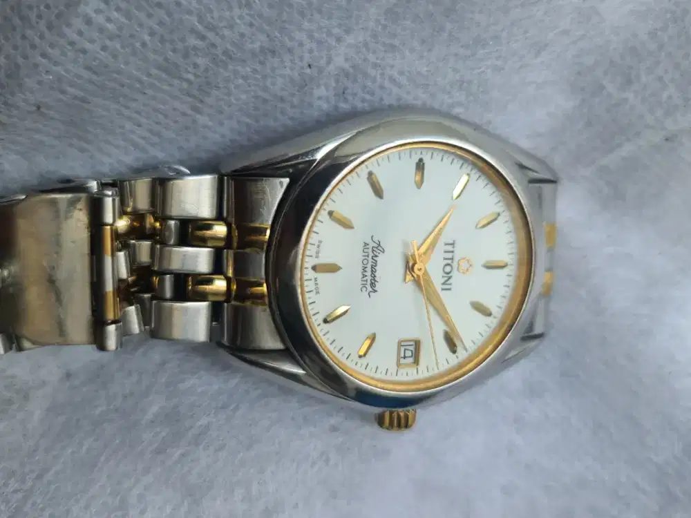 Jam tangan Titoni Airmaster