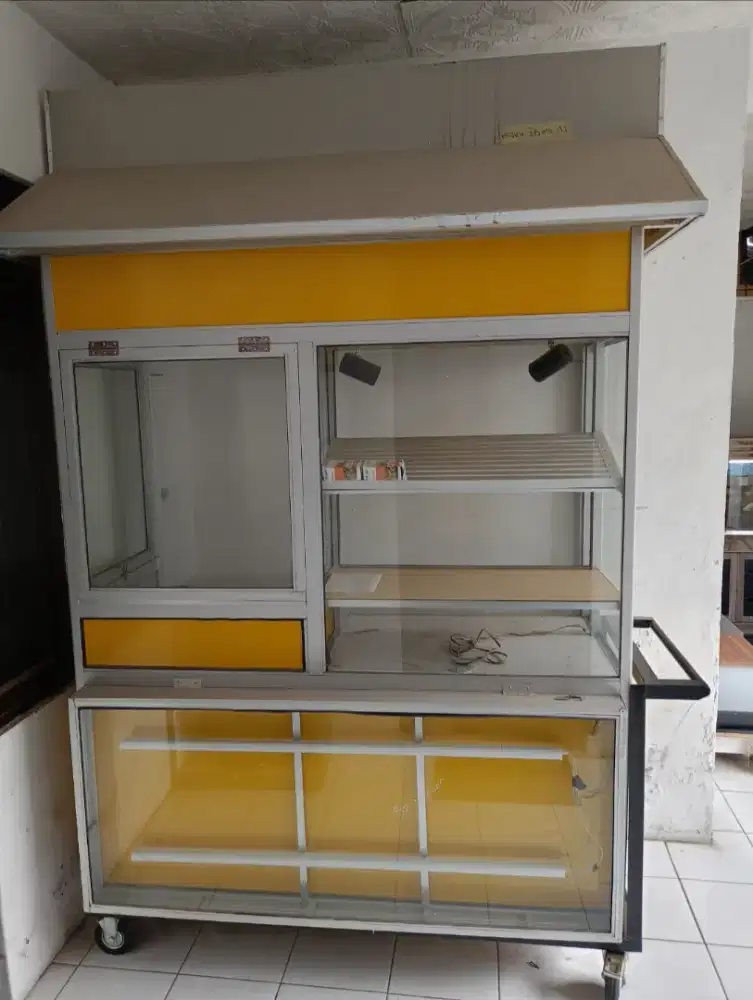 Roda fried chicken tinggal pasang logo aja