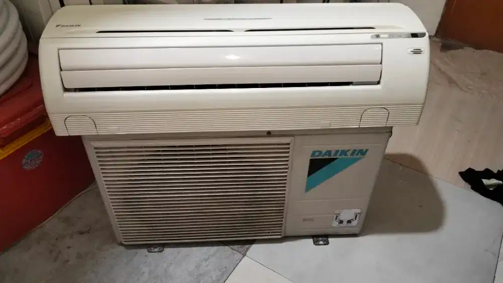 Ac daikin setengah pk ples pasang